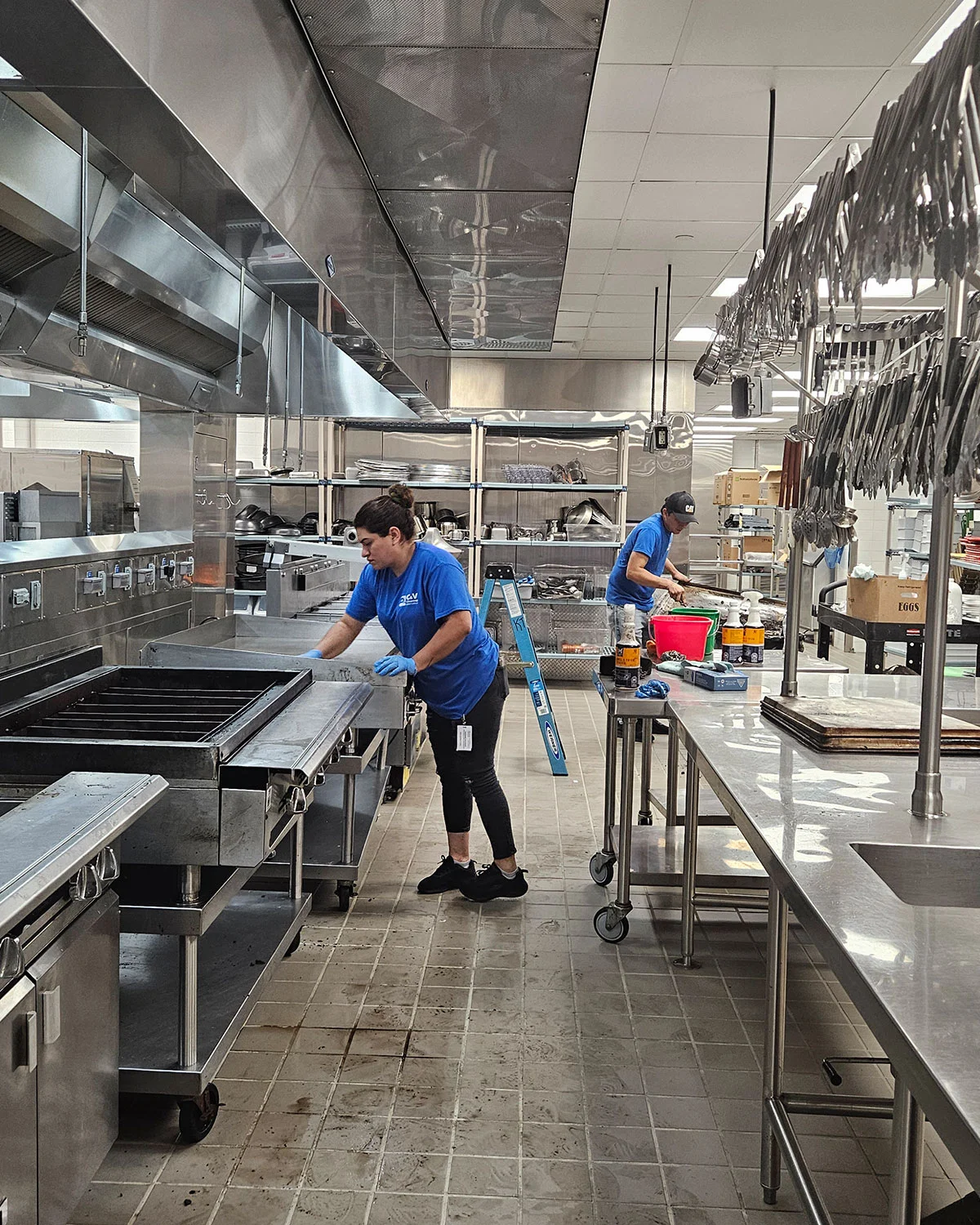 Restaurant cleaning work in Southern California, image 3